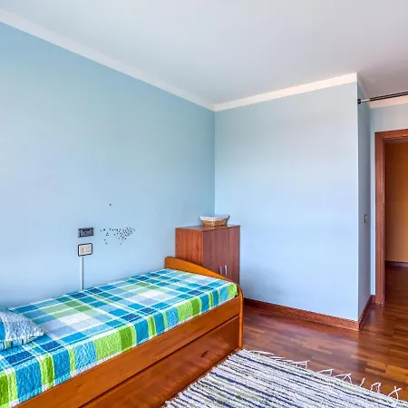 Cheerful Holiday In Santa Cruz Near Seabeach Apartamento Oleiros