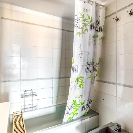Apartamento Cheerful Holiday In Santa Cruz Near Seabeach